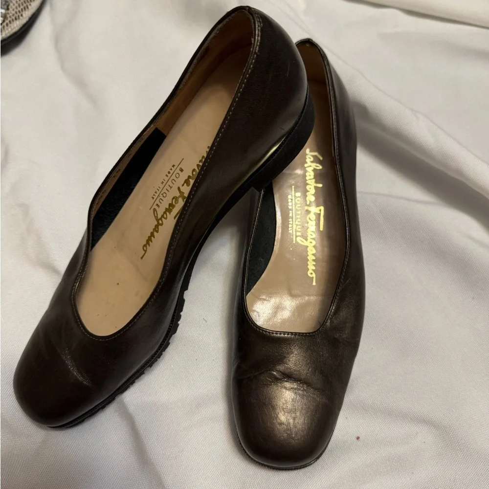 Salvatore Ferragamo Brown Leather Low Heel‎ Pumps Size 4 B Made in Italy